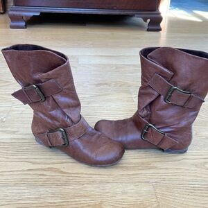 Women’s ALDO 39 leather boots, super soft and cozy